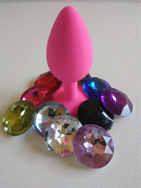 MATURE BUTTPLUG PORN